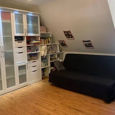 Independant Dans Maison Neuve * Senlis (Oise)